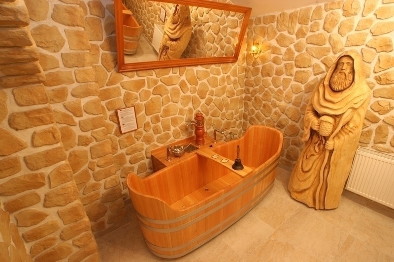 Ponořte se do vany plné piva v Pivních lázních Bernard