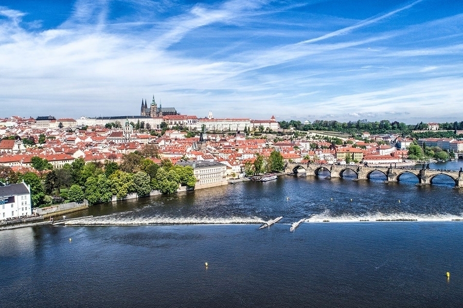2hodinová plavba po Vltavě s obědem